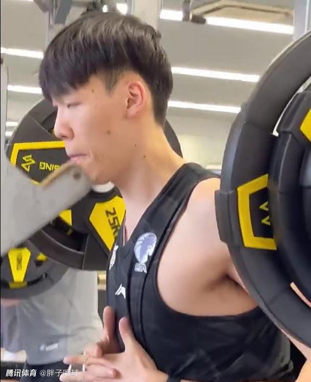 战报赵继伟15+7+13 张帆10记三分空砍31+5 辽宁逆转北控迎10连胜CBA常规赛重燃战火，北控今日迎战辽宁。